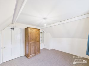 Bedroom- click for photo gallery